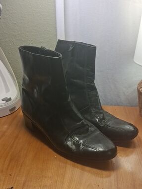 Florshism Black Leather Ankle Boots 10.5